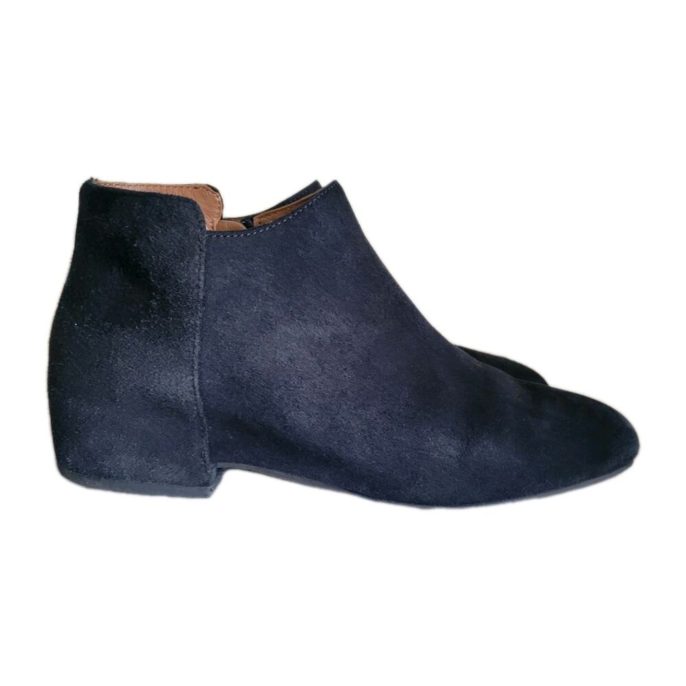 Aquatalia Women Alyssa Black Fine Suede Zip Boots size 7.5